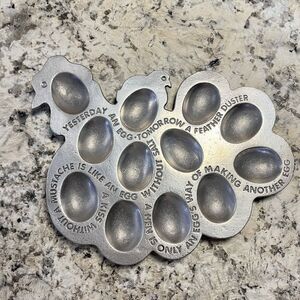 Vintage‎ 1976 Chicken-Shaped Egg Holder